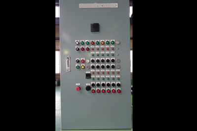 成形機制御盤製作